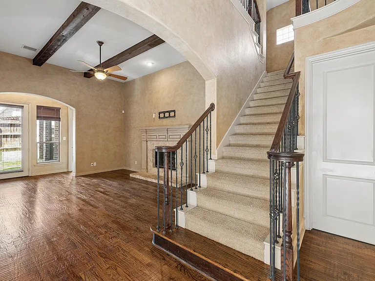 7005 Kenswick Dr — Photo 2