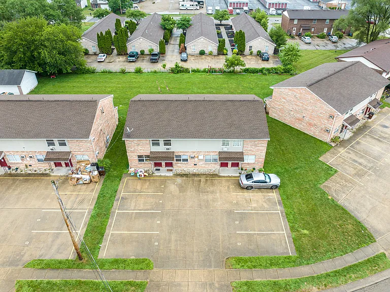 300-304 Sal Blvd — Photo 10