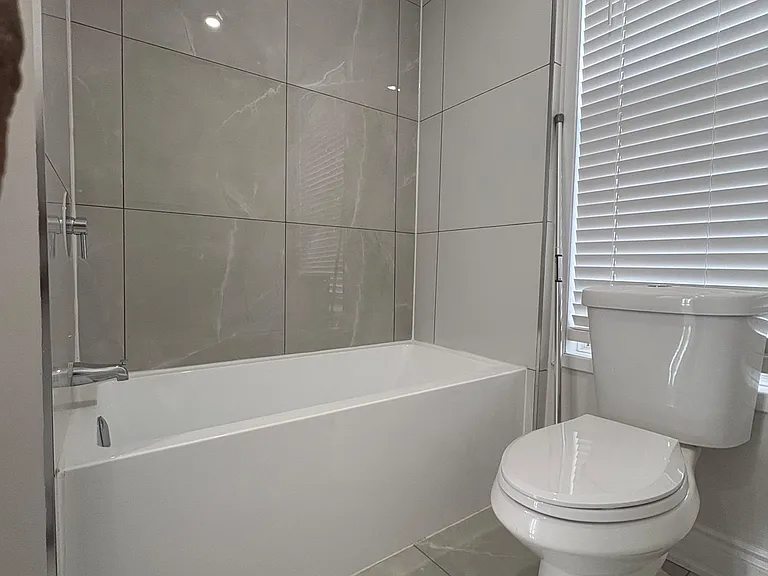 160 Nelson St #FRONT — Photo 7