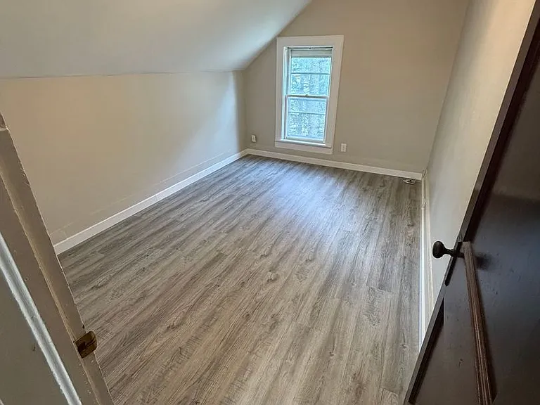 614 N Chestnut Ave — Photo 4