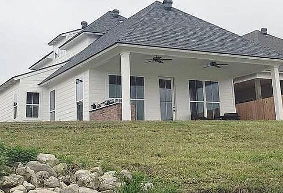 3rd image of 305 San Sebastian Dr