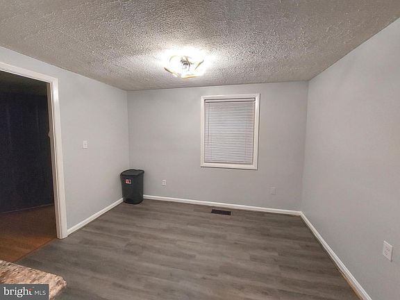 3rd image of 5449 Endicott Ln