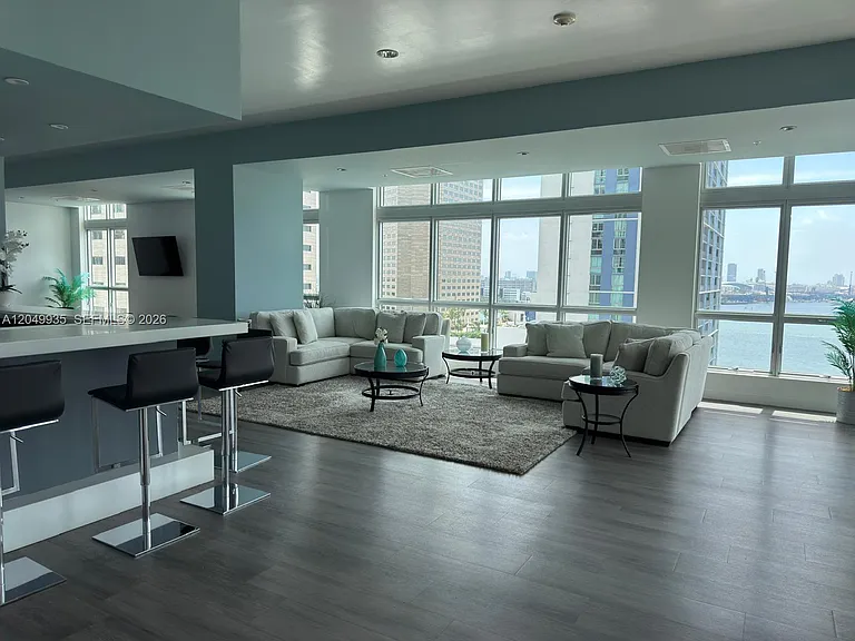 300 S Biscayne Blvd #T-3703 — Photo 21
