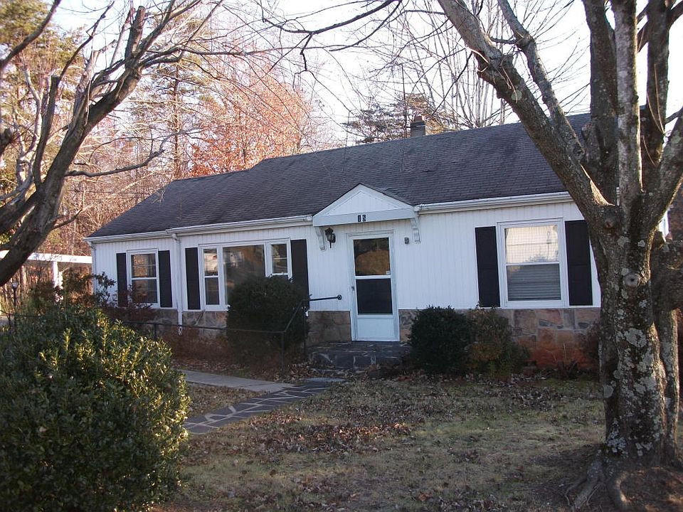 1st image of 15 Fairlawn Dr