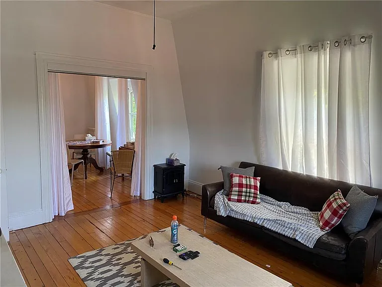 10 Clarke St — Photo 7
