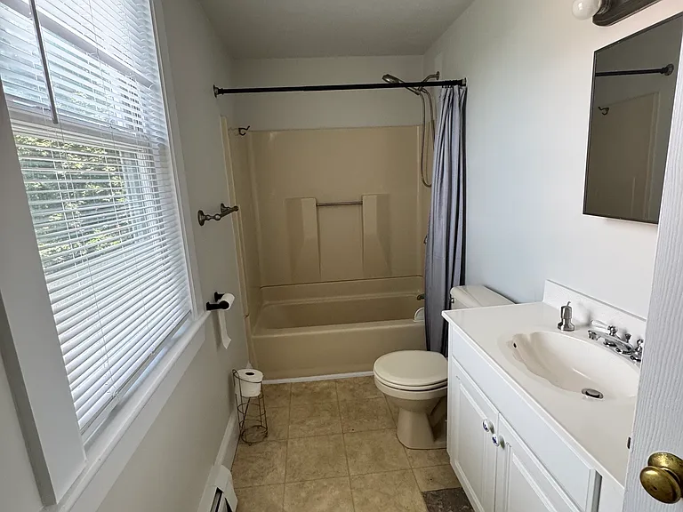 106 Hale St #2 — Photo 6