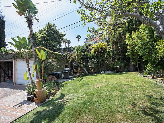 4th image of 1933 N Mariposa Ave