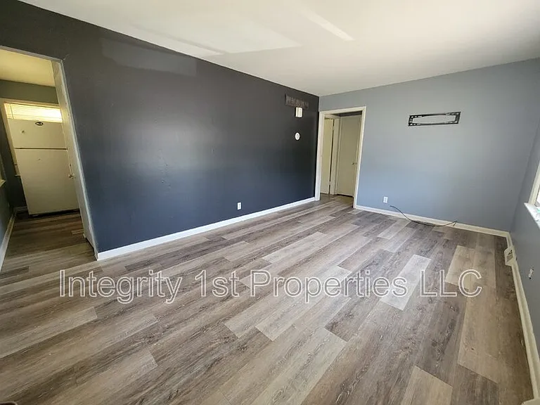 2216 State Ave — Photo 6