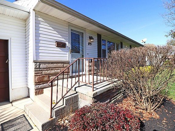 3rd image of 845 Forest Lawn Dr