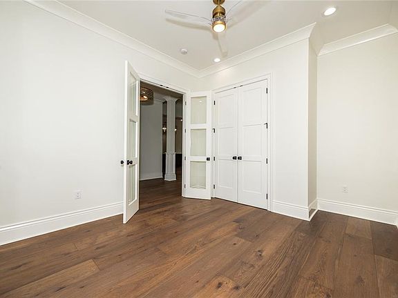 4th image of 207 Dutton Ct