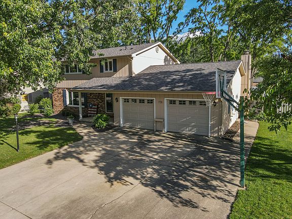 2nd image of 778 Woodstock Ln