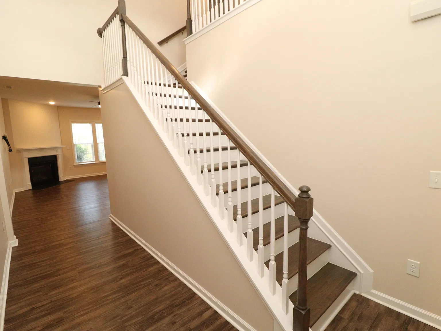 New Hill Townhome in Woodbury Available Immediately — Photo 4