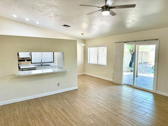 4th image of 146 W Ivyglen St
