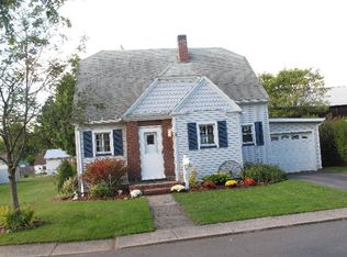 3 Halsey St, Bath, NY 14810