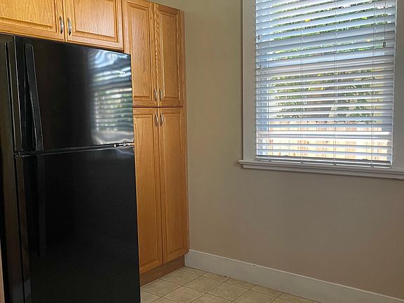 5th image of 706 San Pascual St