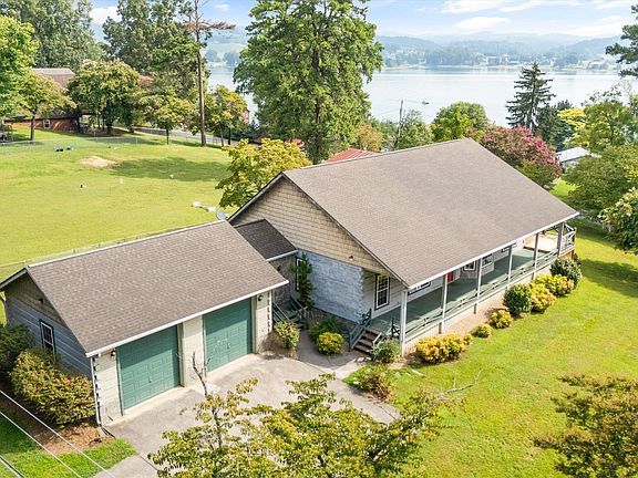 2nd image of 1793 Cherokee Dr