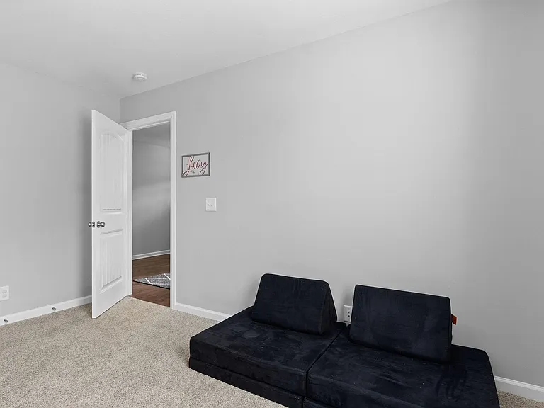 1055 Barnhill Rd — Photo 21