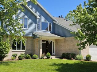 17132 W Tiger Tail Ct, Gurnee, IL 60031