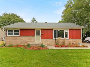 710 E Main St, Waterford, WI 53185