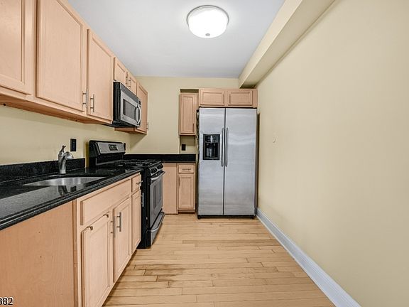 5th image of 70 S Munn Ave BLDG 70 #808