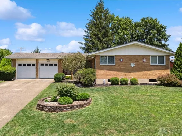 1009 Cottage Court Dr, Fairborn, OH 45324