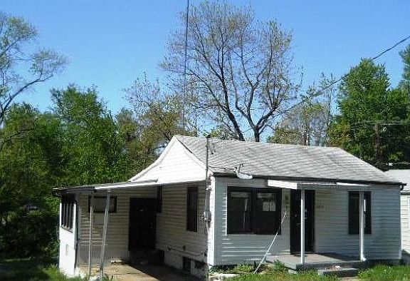 2nd image of 2422 Switzer Ave