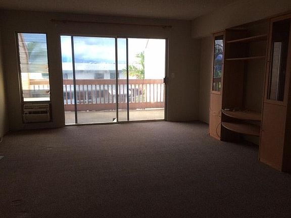 Spacious living room