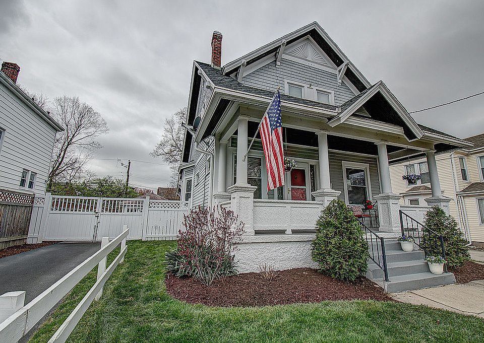 1st image of 3847 Isabella Ave