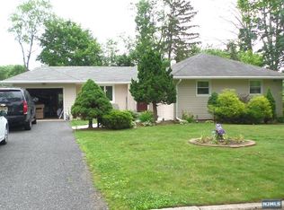 348 Bullard Ave, Paramus, NJ 07652