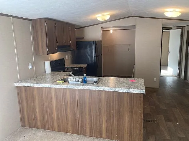 3 bed, 950 sqft, $1,150 — Photo 2