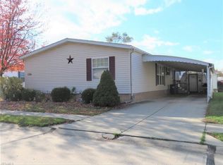 156 Caesars Cir, Amherst, OH 44001
