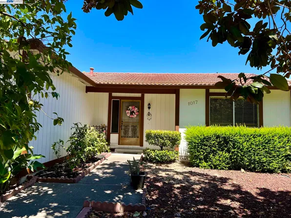 1017 Autumn Ct, Stockton, CA 95210