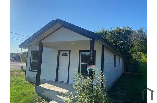 Building Photo - 1502 Menchaca St