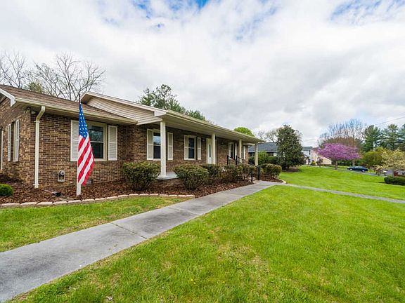 2nd image of 1028 Greenfield Dr