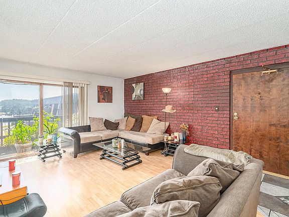 3rd image of 1615 Richmond Cir Unit 302