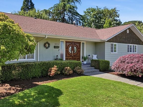 2nd image of 1024 Crestwood Lane