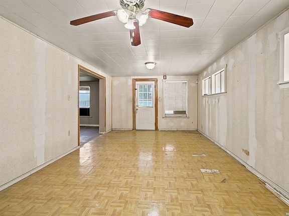2nd image of 1401 Santa Barbara
