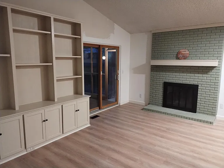 314 Eagle Ct — Photo 3