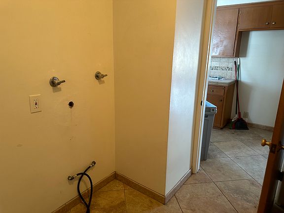 Washer and Dryer area hook up side by side