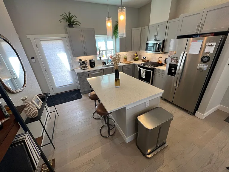 2860 W Parkside Pl — Photo 3