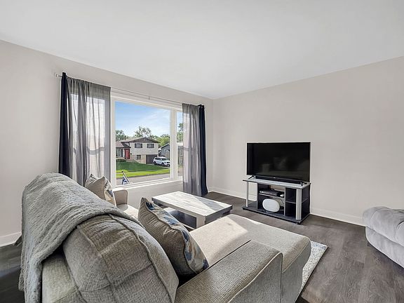 3rd image of 15324 James Dr