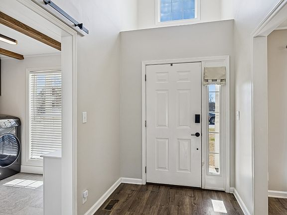 4th image of 963 Beldon Station Ln