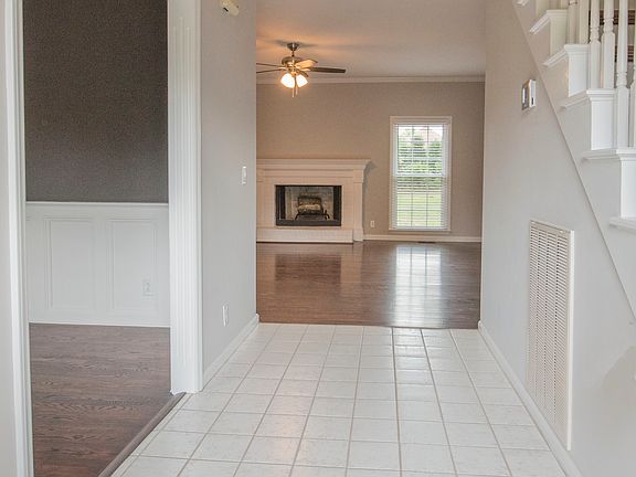 3rd image of 1439 Kensington Dr