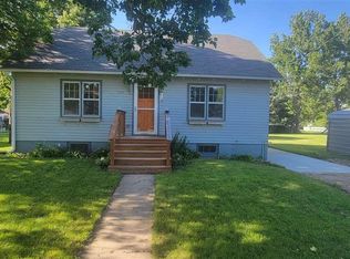 419 7th St, Sloan, IA 51055