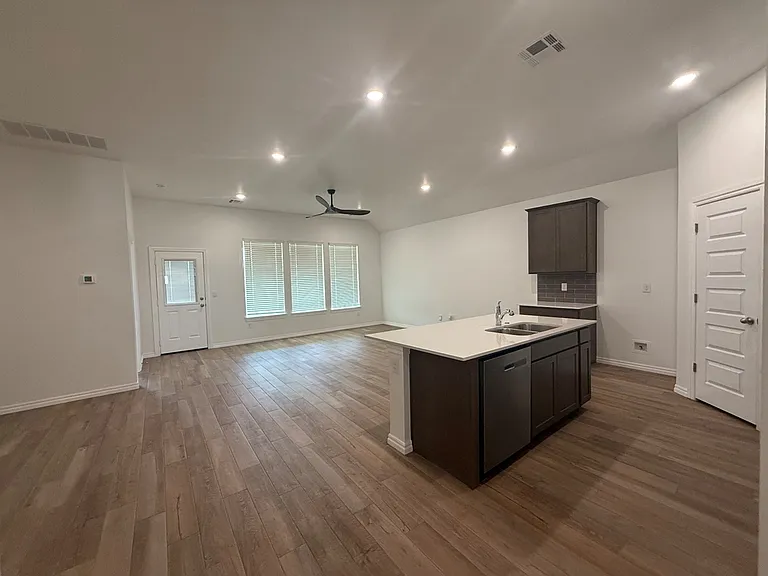 9048 NW 149th Ter — Photo 5