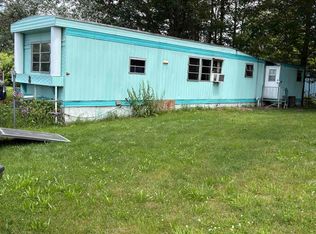 8 Quinn St, Tilton, NH 03276