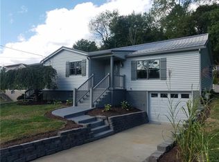 101 Lake Dr, Elizabeth, PA 15037