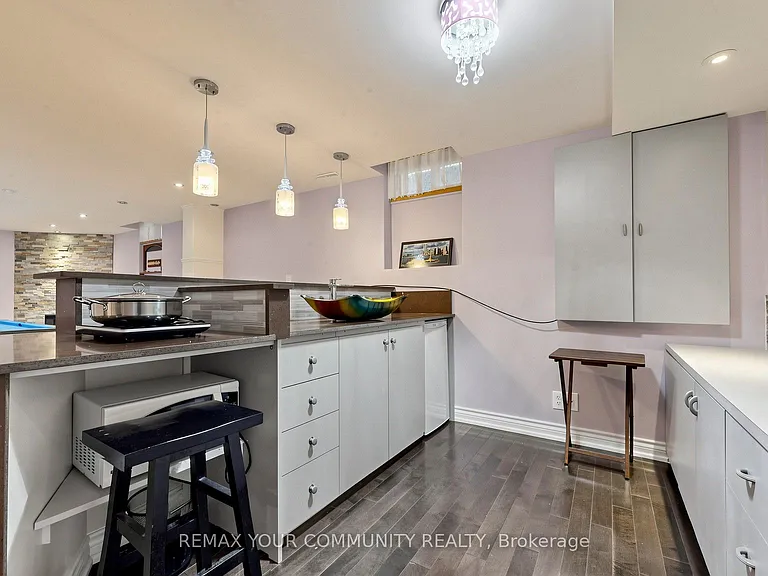 32 Soho Cres #BASEMENT — Photo 13