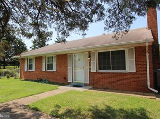 4104 Braddock Rd, Alexandria, VA 22312