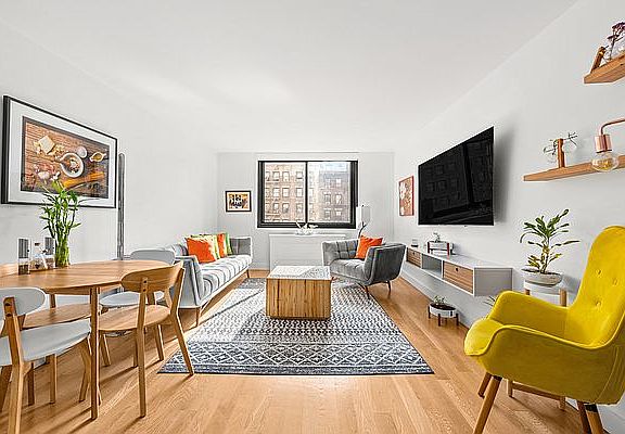 3rd image of 275 W 96th St #K